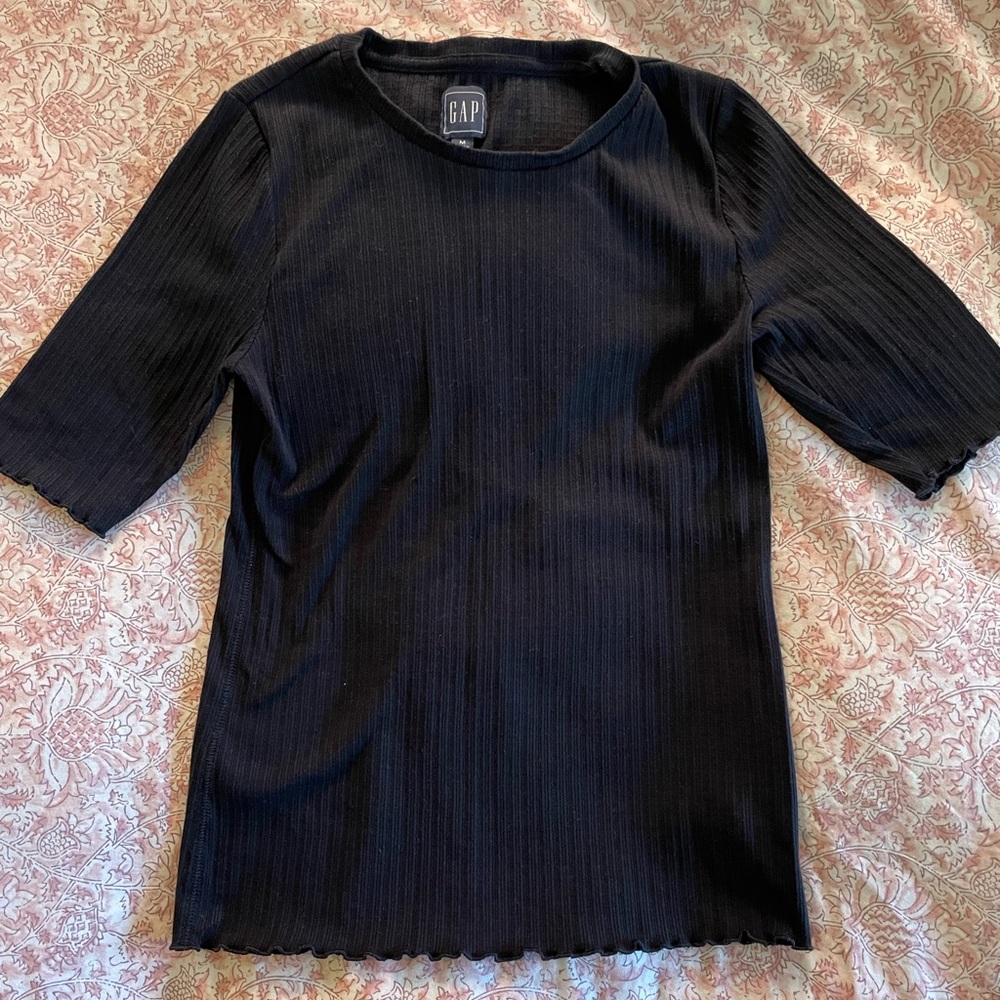Gap Lettuce Hem Top